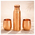 Zestaw miedziany na wodę butelka + 2 kubki młotkowany owalny